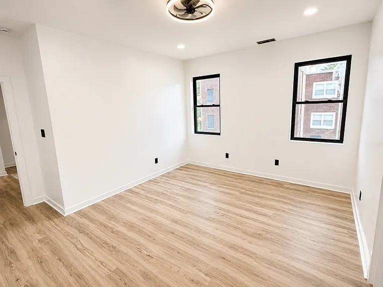 3614 N Illinois St — Photo 5
