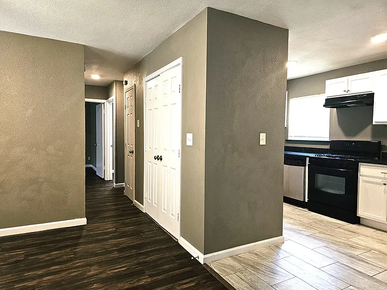 3735 Stateoak Dr — Photo 7