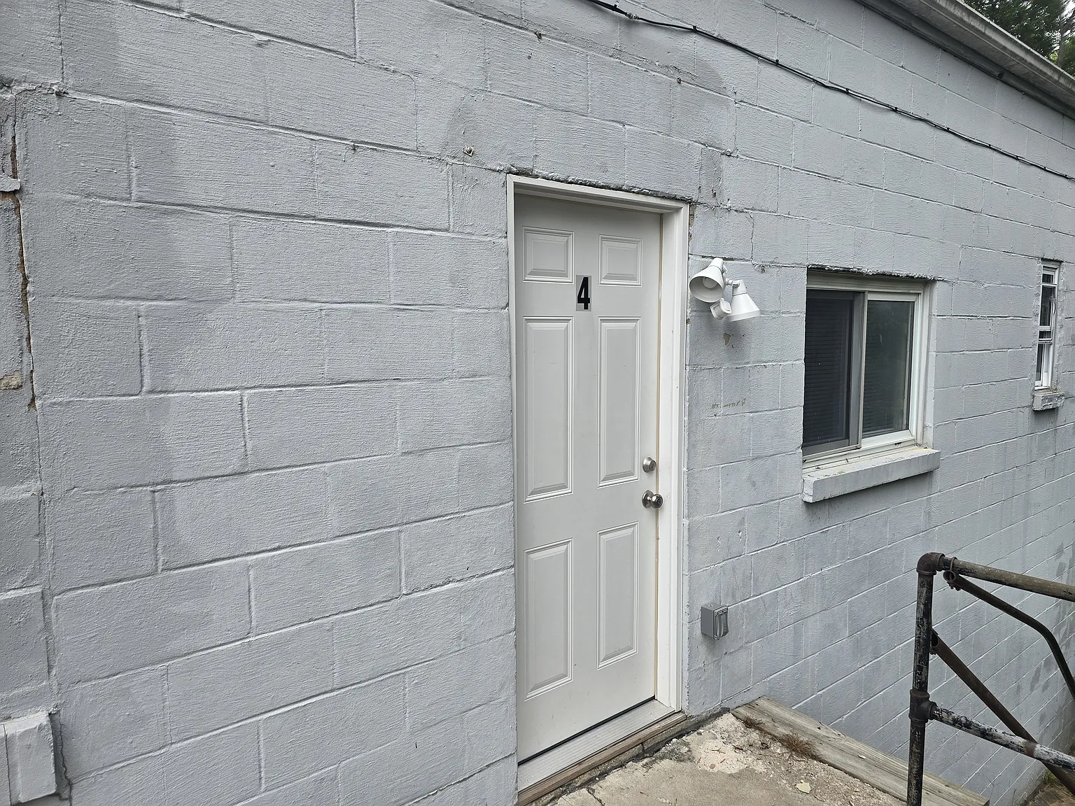 Convenient Rogers St Apartment — Photo 2