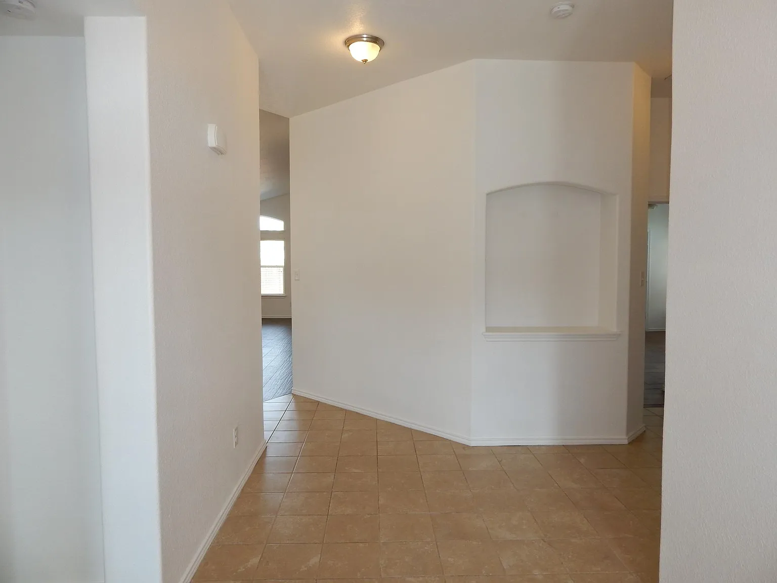 4 bed, 1835 sqft, $1,795 — Photo 3