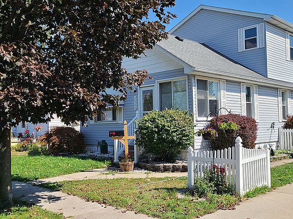 2nd image of 2323 Dickinson St