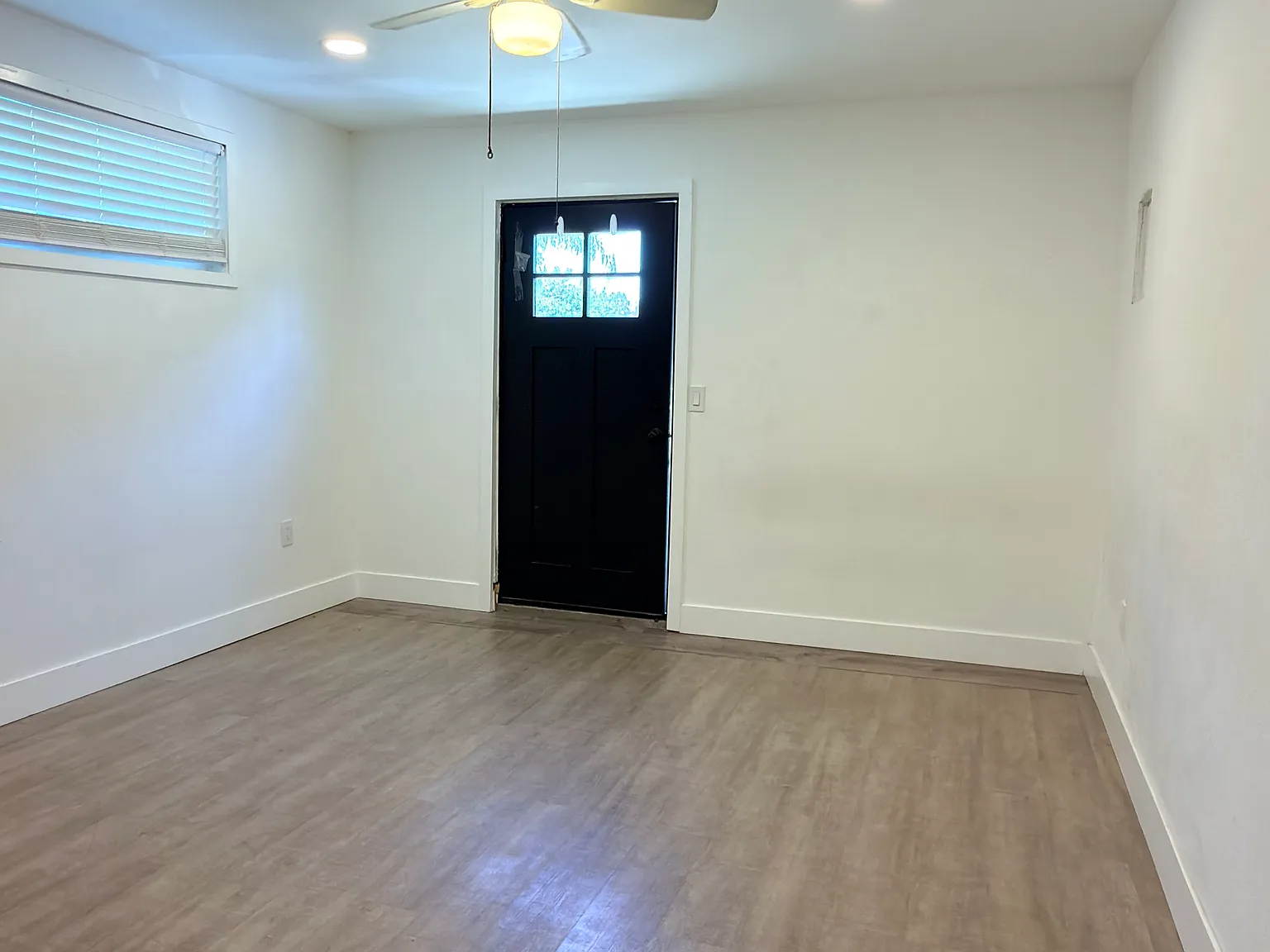 Studio, 350 sqft, $1,700 — Photo 4