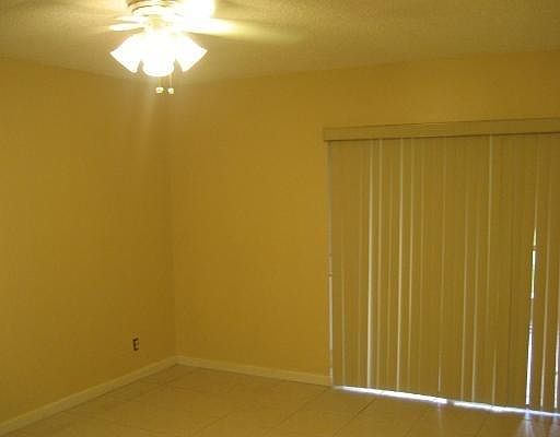 2nd image of 220 Lakeview Dr APT 103