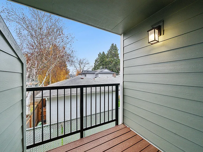 Oak Park Village Apartments — Photo 22