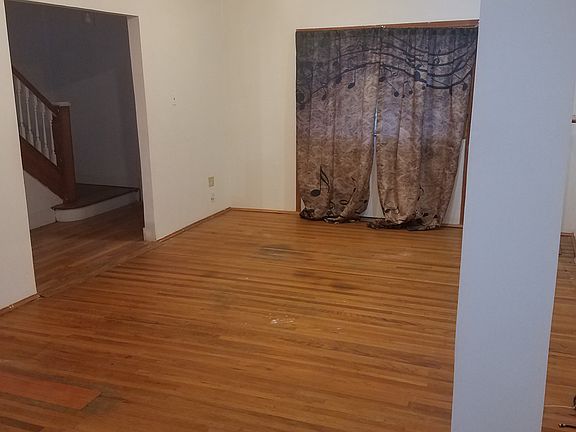 3rd image of 2260 Ontario Ave