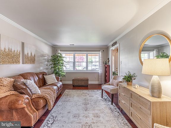 4th image of 8647 Belfry Dr