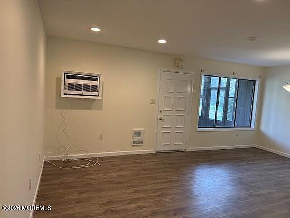 5th image of 113 Amberly Dr Unit F