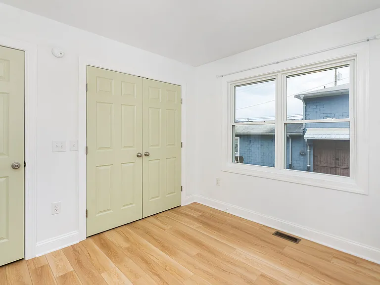 562 N Bayard Ave — Photo 30