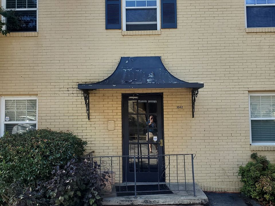 1st image of 1042 Saint Charles Ave NE APT 6