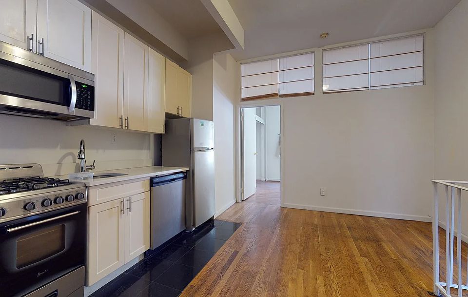 1st image of 204 W 81st St APT 2