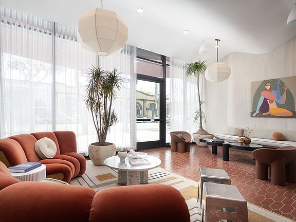 3rd image of 7617 Santa Monica Blvd #11106931