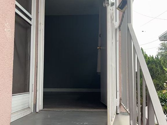 4th image of 1120 Saint Charles Ter