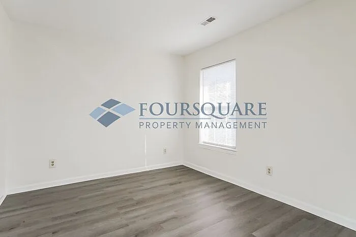 2604 Stewart Dr #B — Photo 11