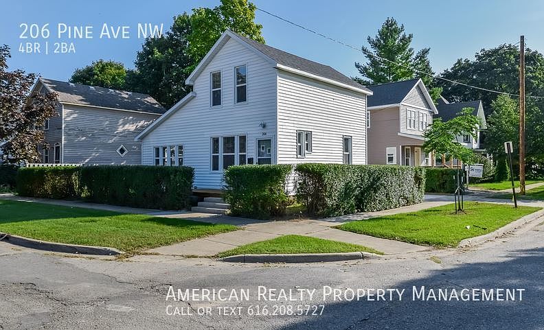 1st image of 206 Pine Ave NW