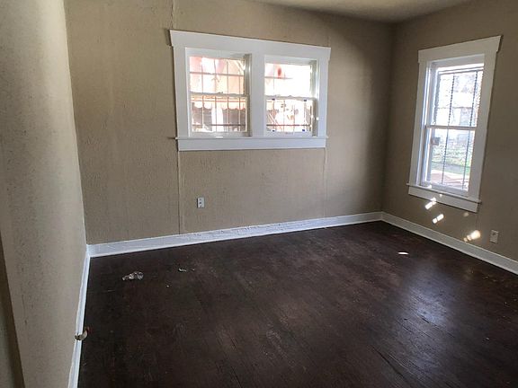 2nd image of 1318 Evans Ave