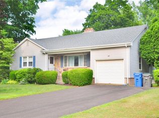 67 Keeney St, Manchester, CT 06040