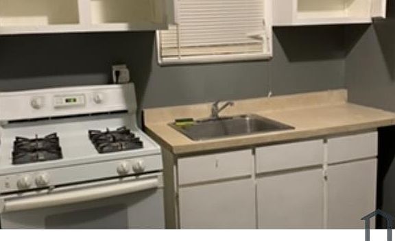 3rd image of 1332 Saint Paul St #2