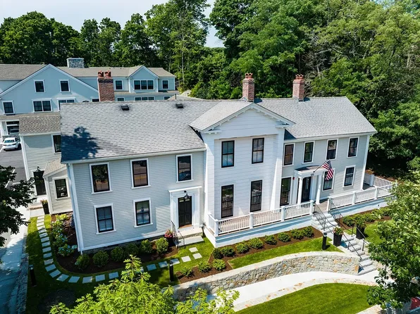 109 North St #204, Hingham, MA 02043