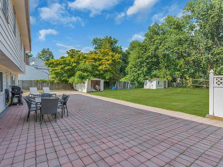 459 Norwood Ave — Photo 40