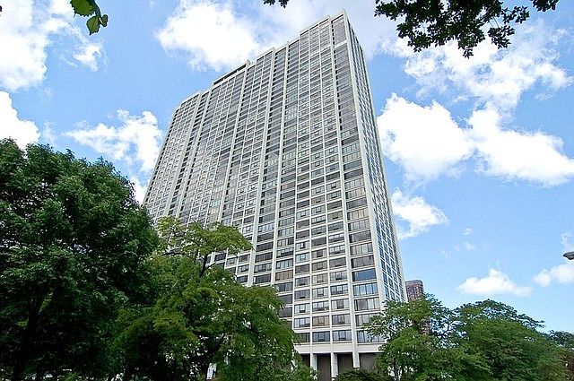 1st image of 2800 N Lake Shore Dr APT 1712