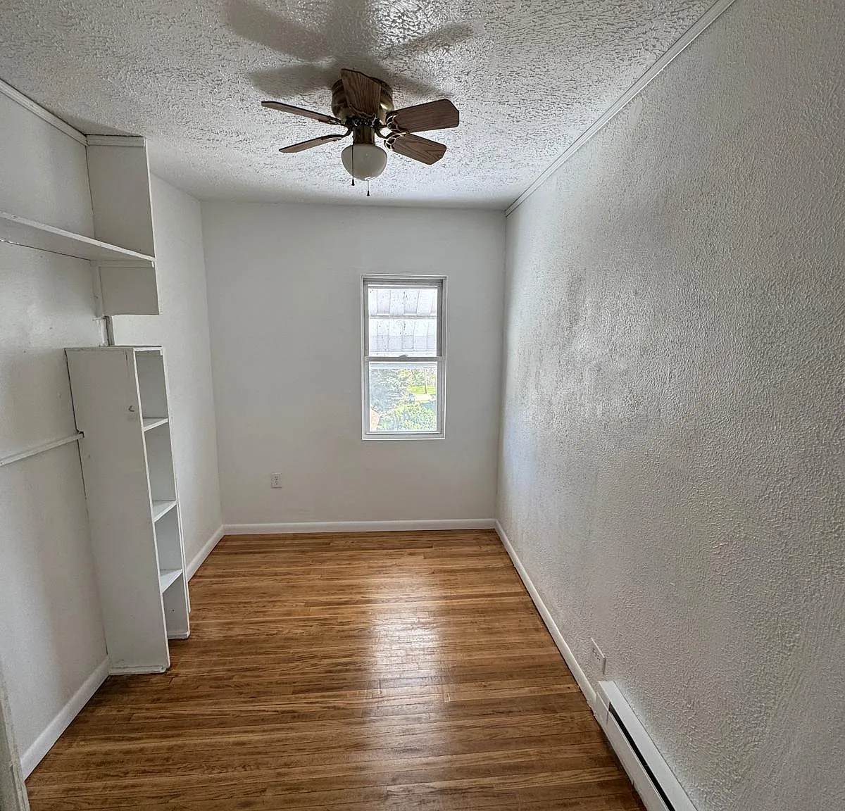3 bed, 1136 sqft, $1,490 — Photo 4