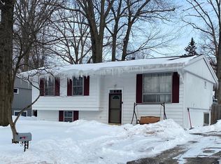 353 Hawthorne Dr, Michigan City, IN