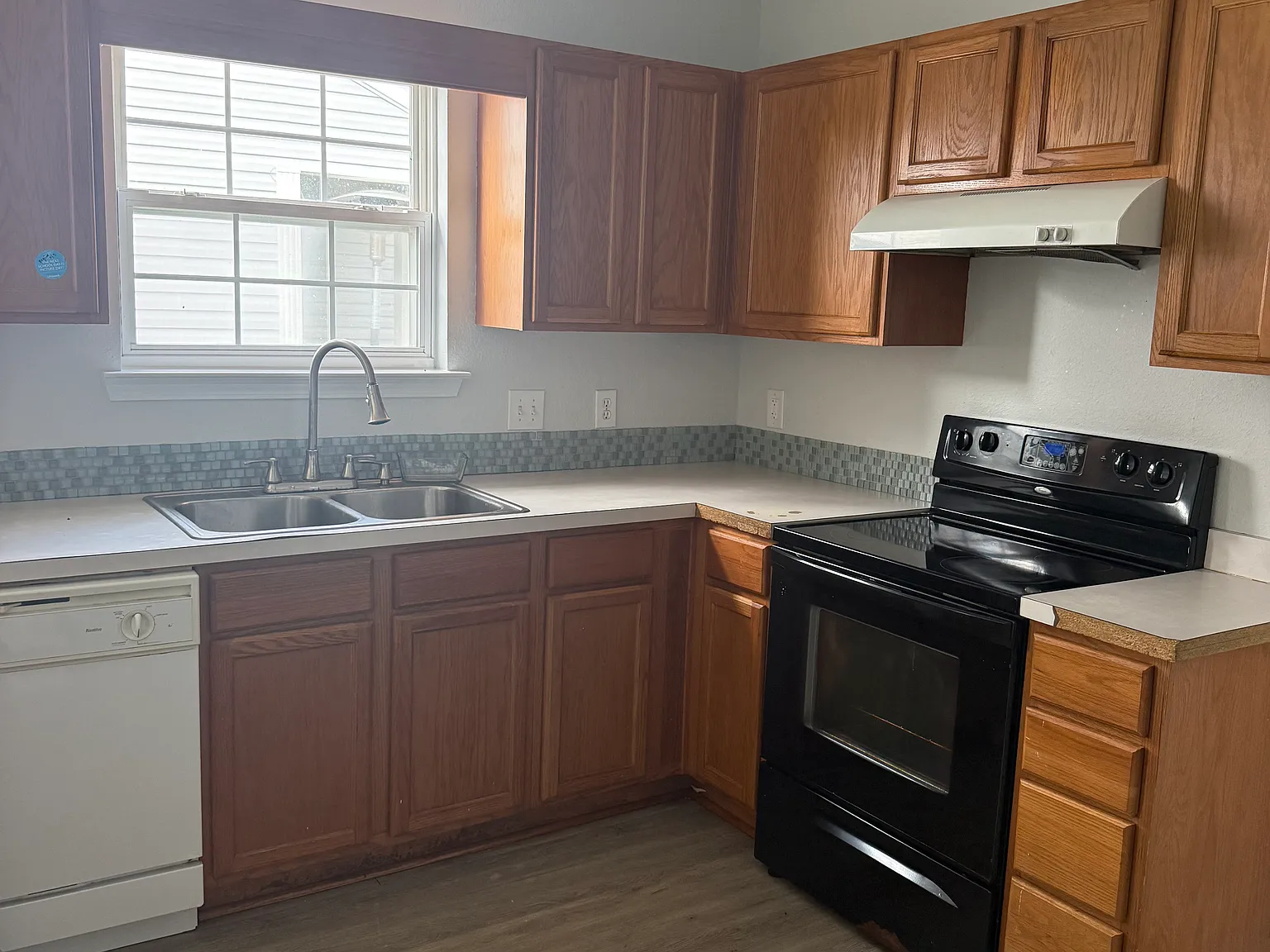 3 bed, 1319 sqft, $1,750 — Photo 3
