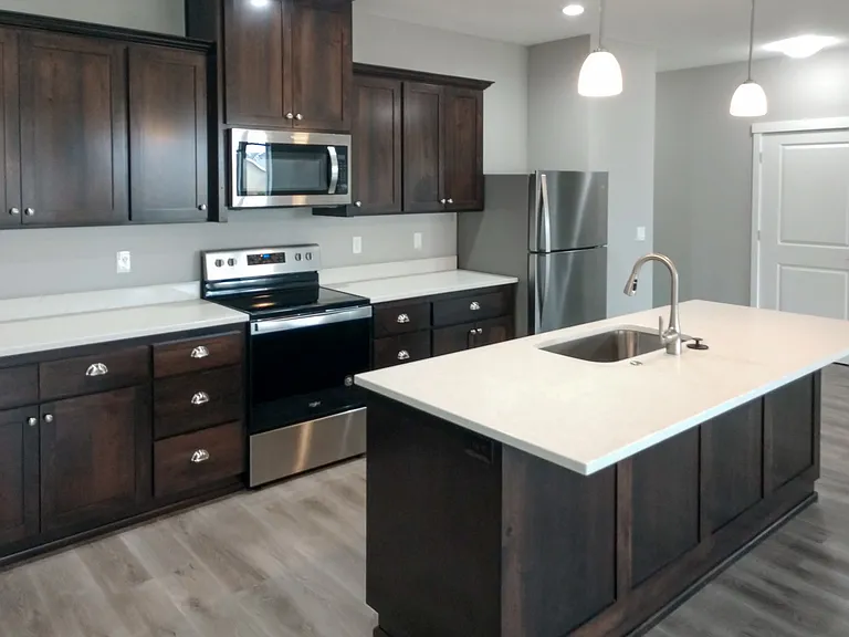 579 SE Shire Ln — Photo 4