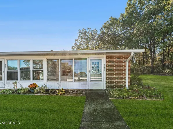 829F Balmoral Court, Lakewood, NJ 08701