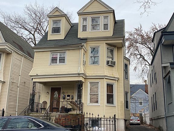 3rd image of 134 N 15th St