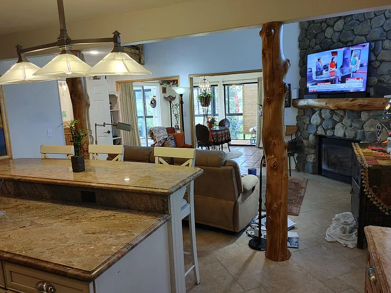 455 Delaware Dr — Photo 12