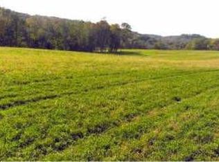 1806 Bakerstown Rd, Tarentum, PA