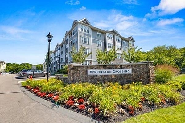 1st image of 1207 Pennington Dr #1207