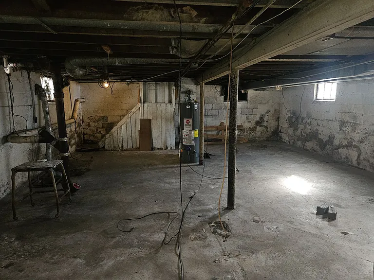 910 Woodward Ave — Photo 19