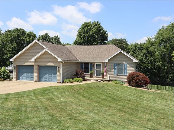 3rd image of 208 Howard Rd