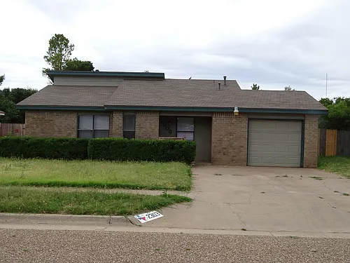 2303 84th St Photo 1