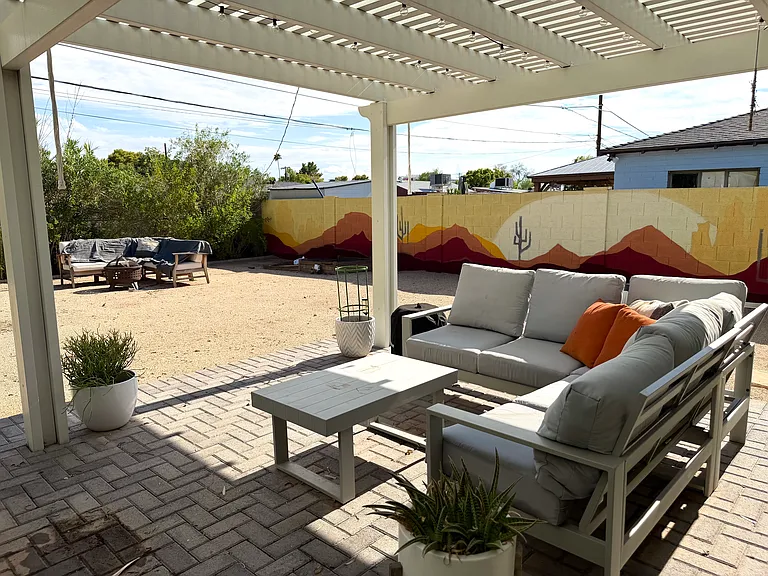 2235 E Monterey Way — Photo 30