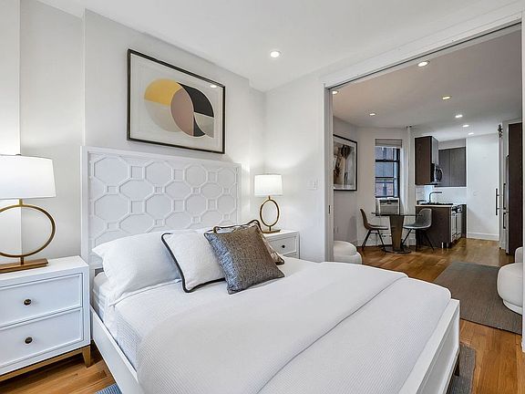 4th image of 223 W 10th St APT 2C