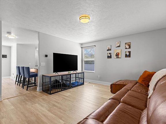 4th image of 1660 Colavito Way