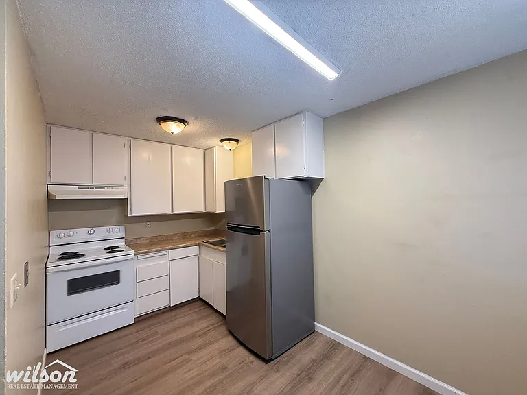 208 N 6th St — Photo 15