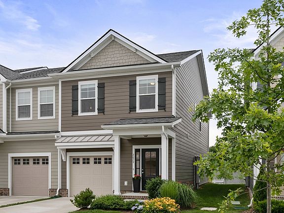 3rd image of 2079 Orangery Dr