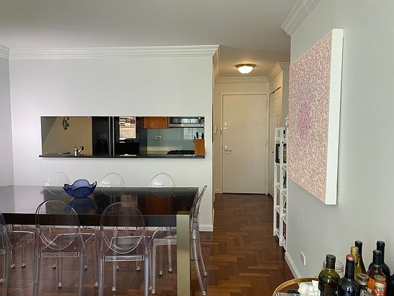 3rd image of 2373 Broadway APT 604
