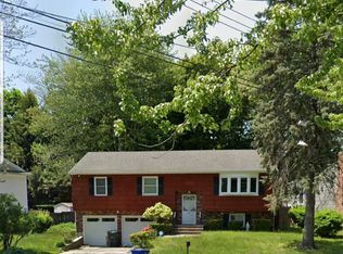 45 Macon Dr, Bridgeport, CT 06606