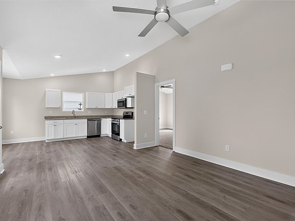 3rd image of 102 Avalon Dr