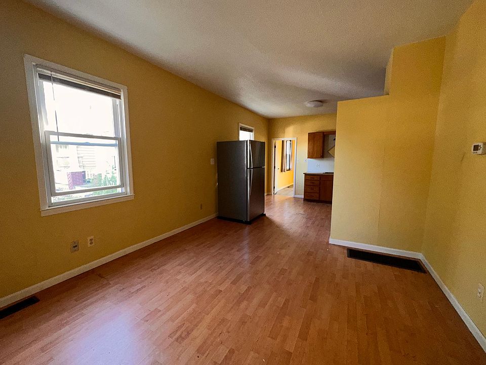 1st image of 1109 N 13th St APT 1