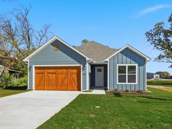 205 S Atwood St, Boyd, TX 76023