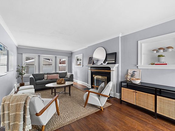 3rd image of 3518 Raymont Blvd