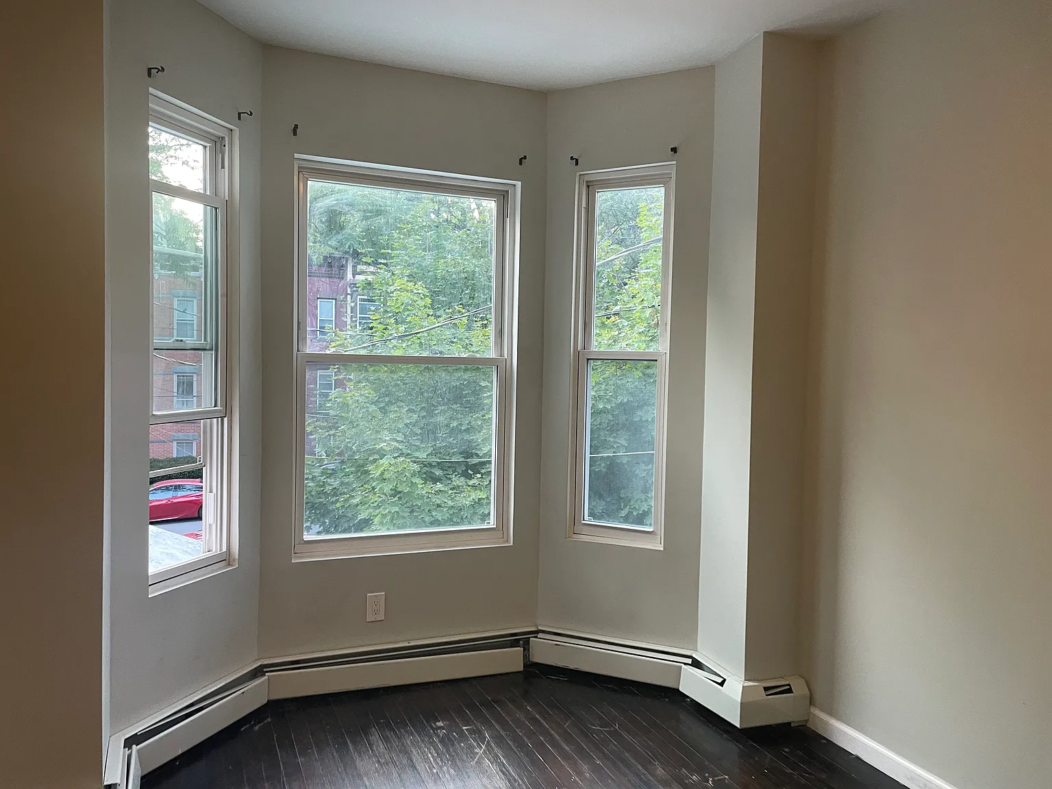 3 bed, 1000 sqft, $650 — Photo 3