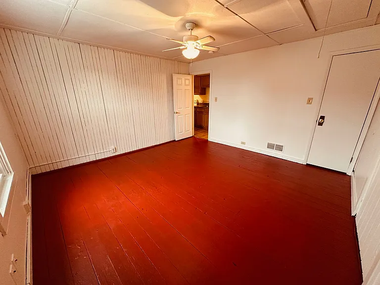 361 W Market St — Photo 9