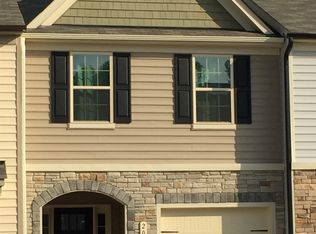 2105 Solana Woods Dr, Durham, NC 27703